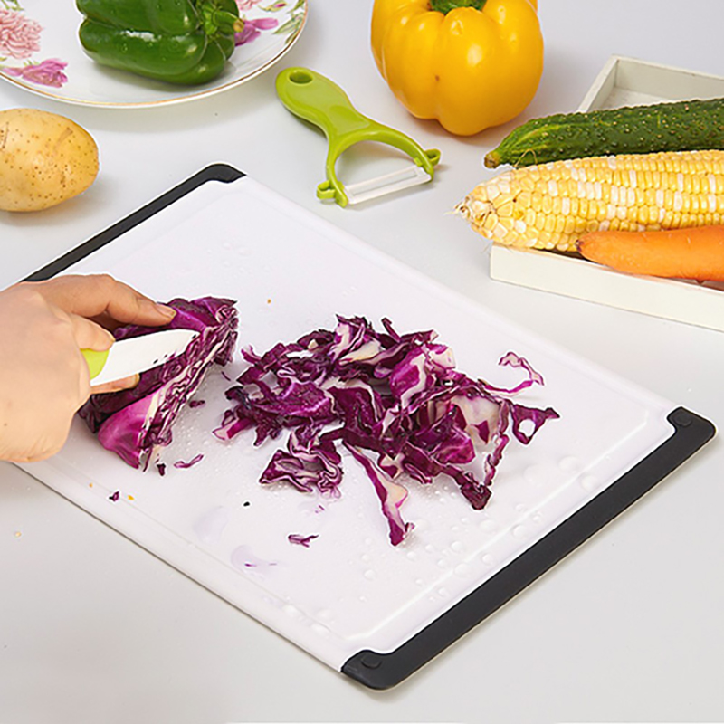 A04 non slip Cutting board